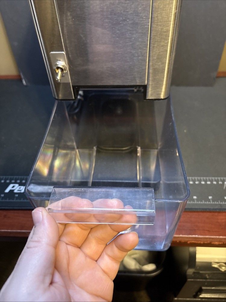 Waring Pro Ice Crusher Model IC70 Professional Ice Crusher Tested And Working