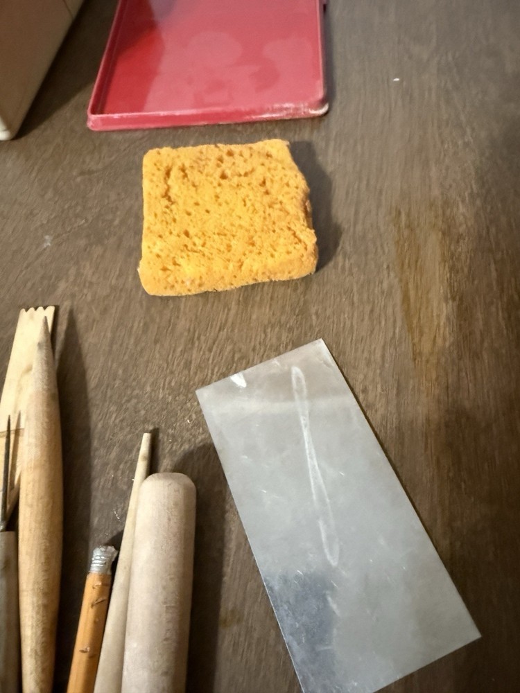 READ Vintage Ceramic Pottery Tools Multiple Tools Lot Of 10+ And Plastic Box