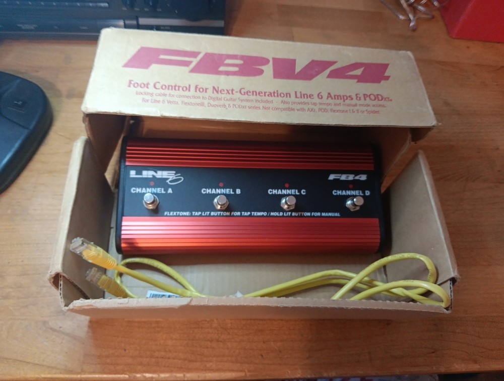 LINE 6 FBV4 FB4 Footswitch Controller Pedal Open Box