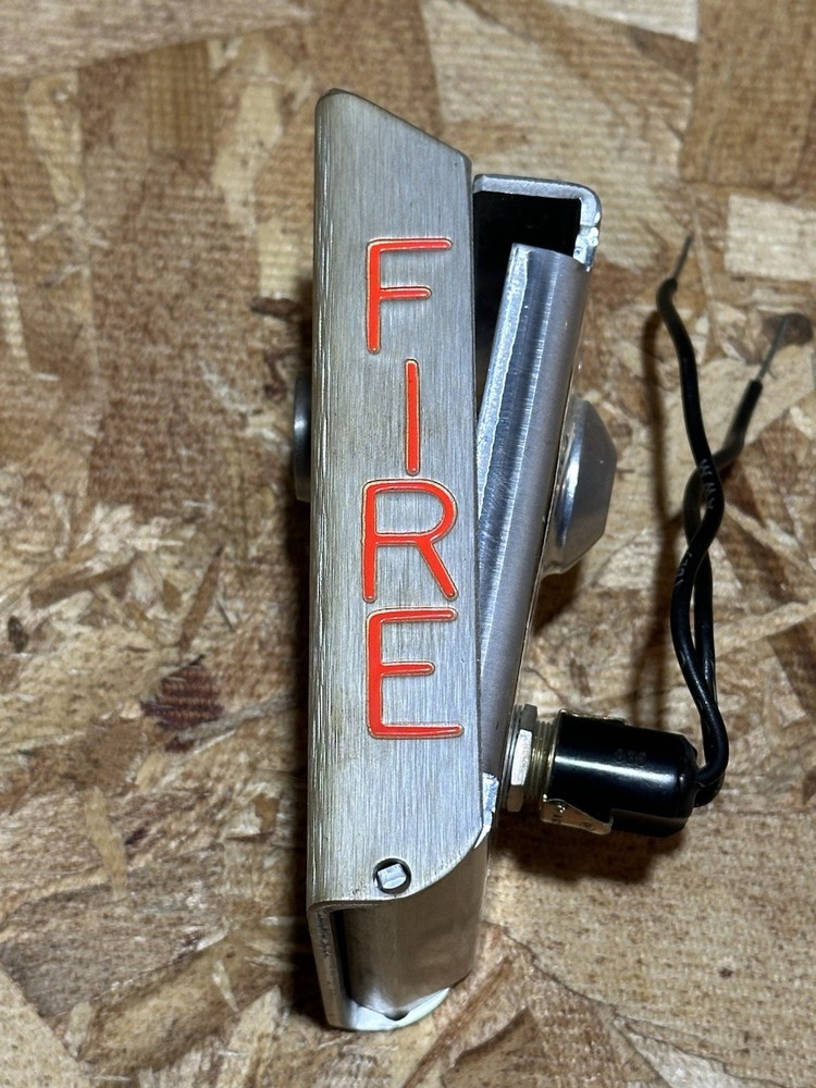 NOTIFIER BNG-1 CONVENTIONAL FIRE ALARM PULL STATION - PRE-OWNED - 10 AVAILABLE