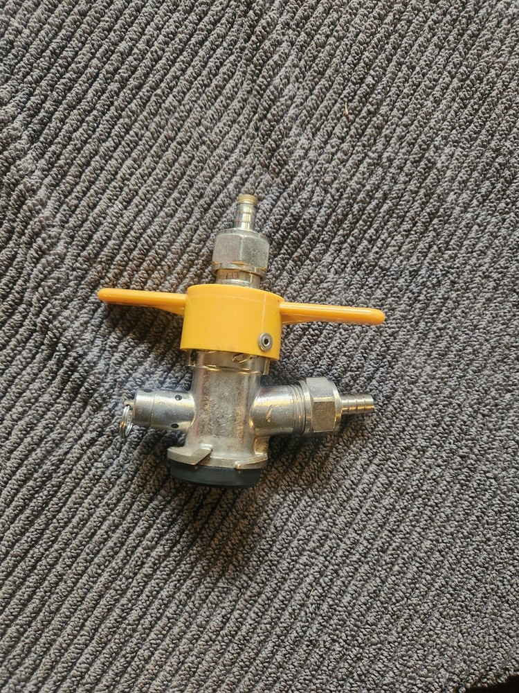 Keg Coupler D System Yellow New