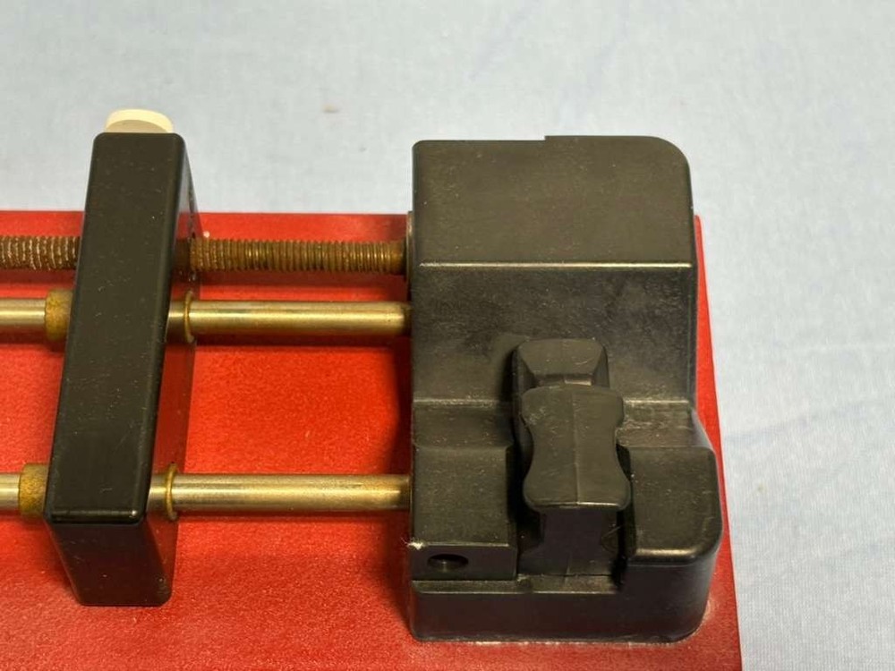 New Era Pump Systems Digital Programmable Syringe Pump Model 300