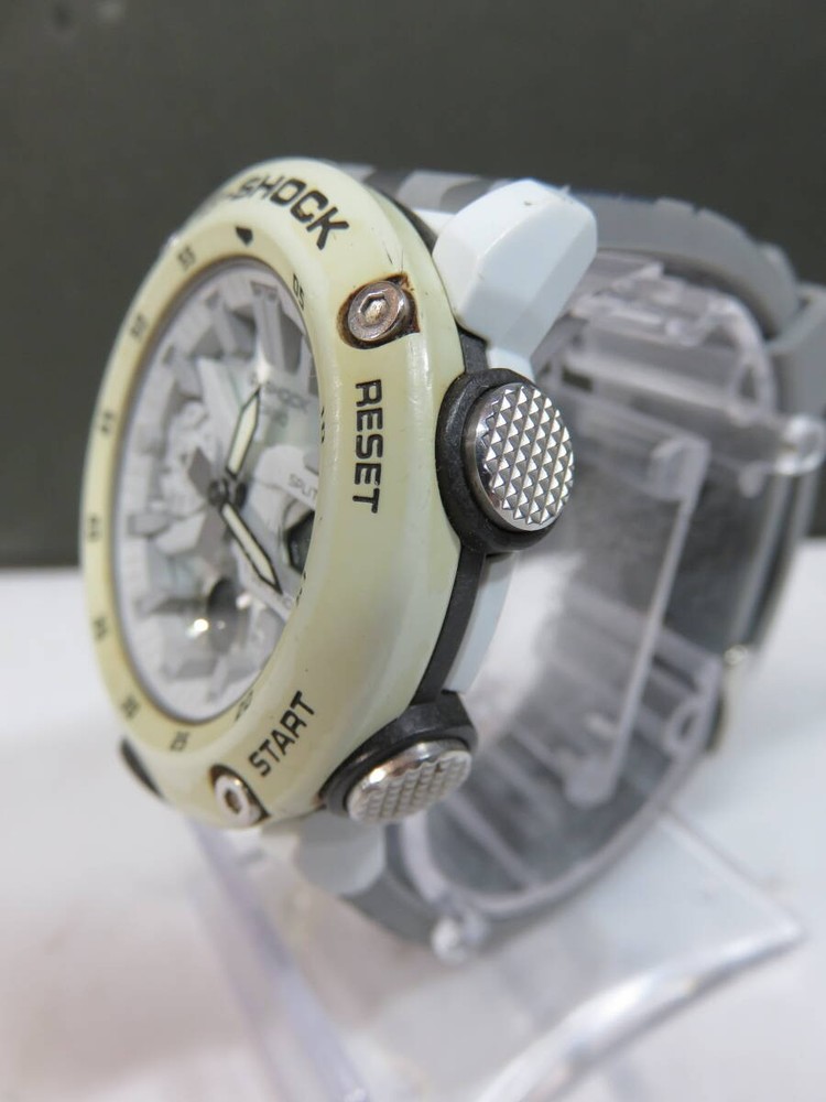 Casio G-Shock Digital-Analog Watch" CARBON CORE GUARD GA-2000 No Box