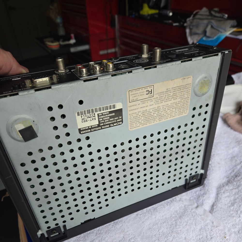 Sony DirectTV Digital Satellite Receiver SAT-B50 UNTESTED Unit