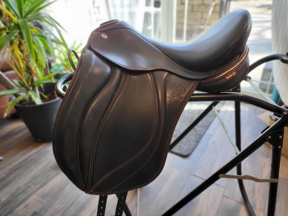 Macrider Evolution Dressage Saddle 17.5"