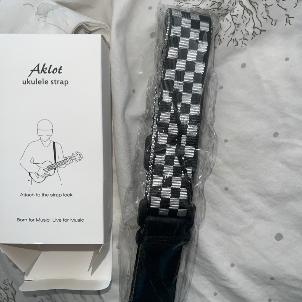 Aklot ukulele Complete With Everything You Need!