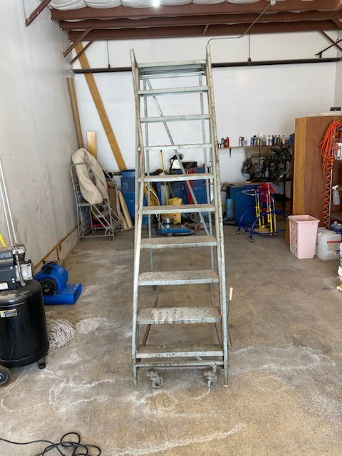 9 step steel rolling warehouse ladder