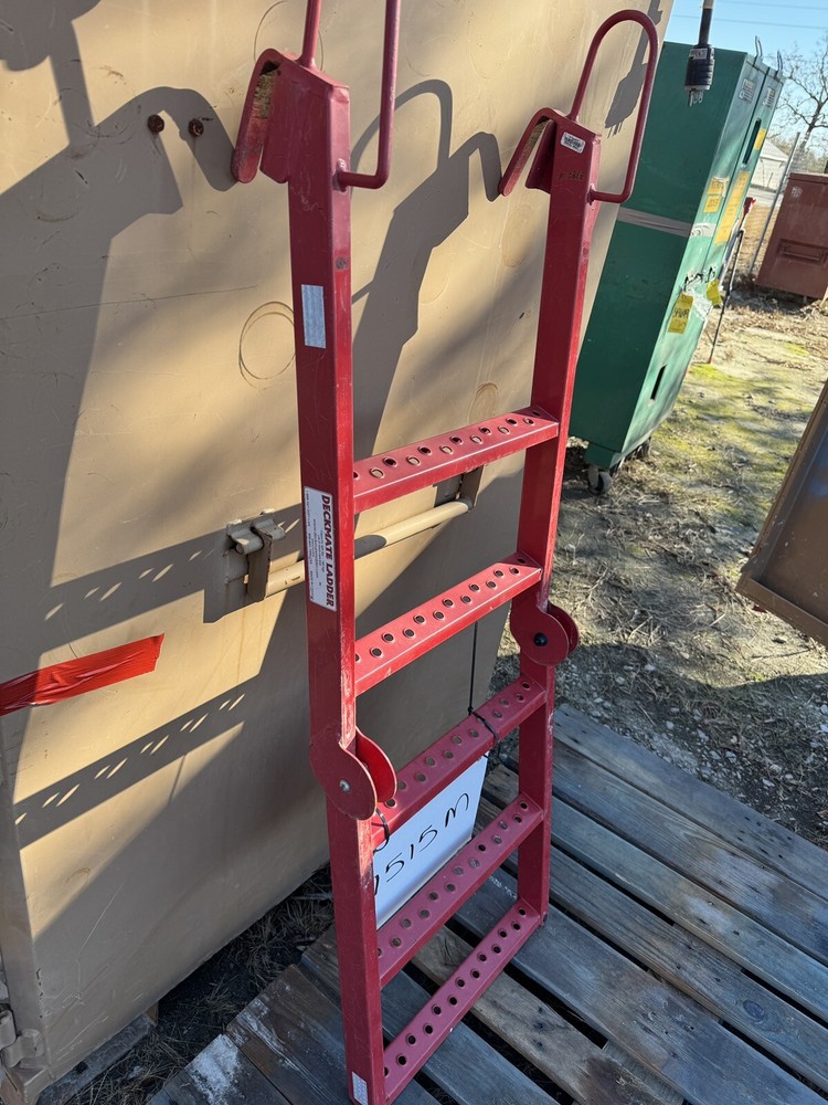 Deckmate 5-step Trailer Ladder (metal)