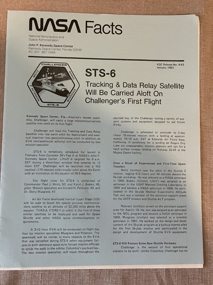 CHALLENGER SPACE SHUTTLE BOOKLET PATCH PIN DECAL