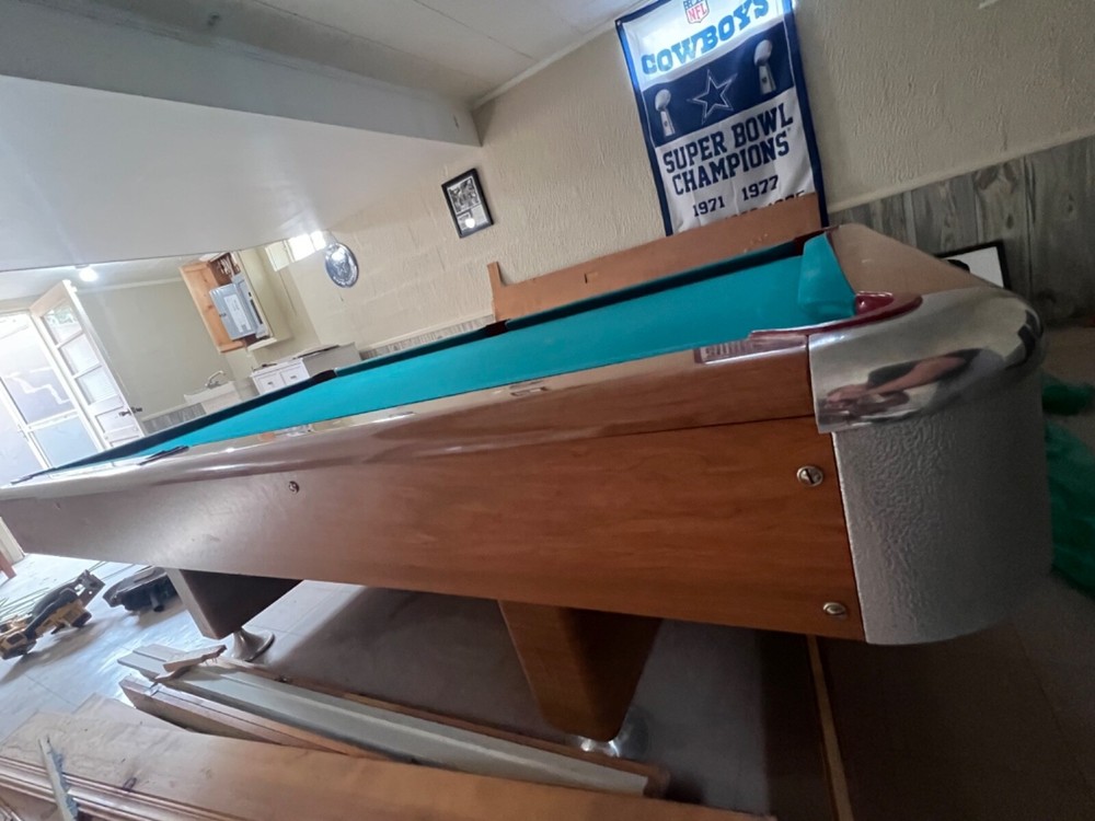 8 foot pool table - used/good condition