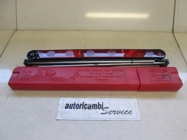 73137 Replacement Triangle Signal Light