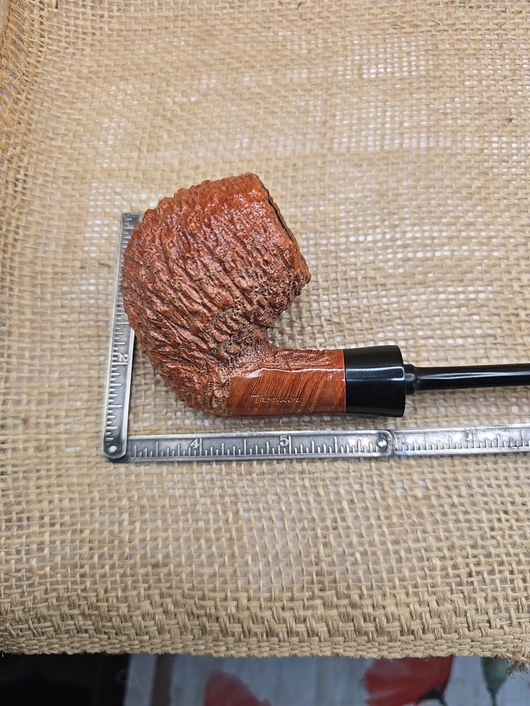 Thompson Rusticated Estate Tobacco Pipe