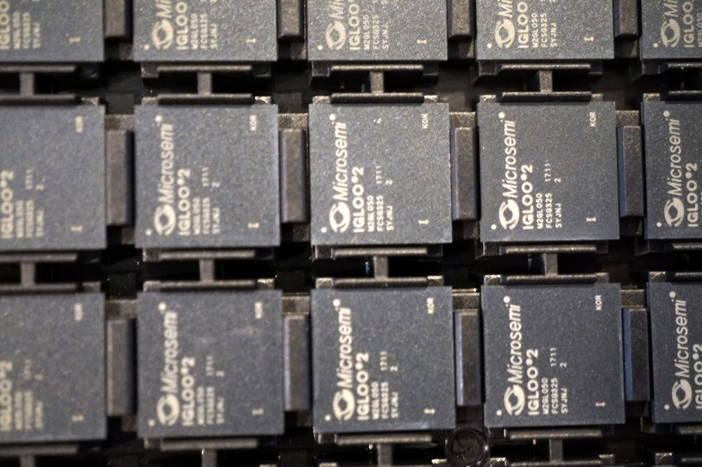 1-M2GL050-FCSG325I FIELD PROGRAMMABLE GATE ARRAY RoHS