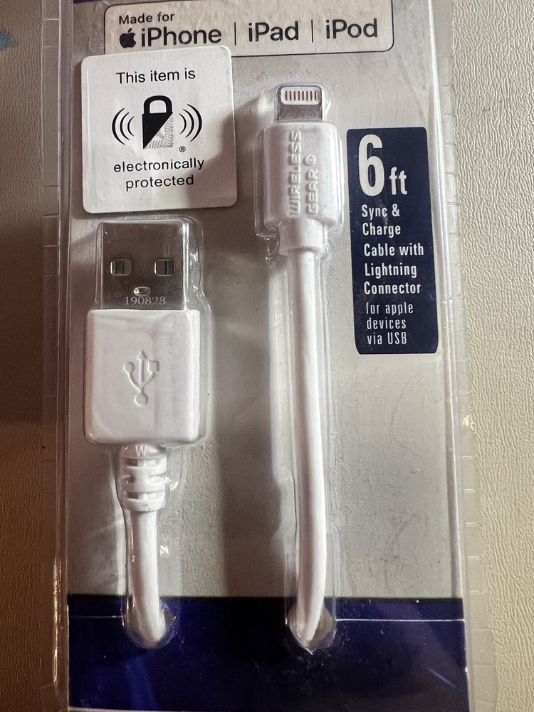 Wireless Gear Sync & Charge Cables 6ft For Use with IPhone White