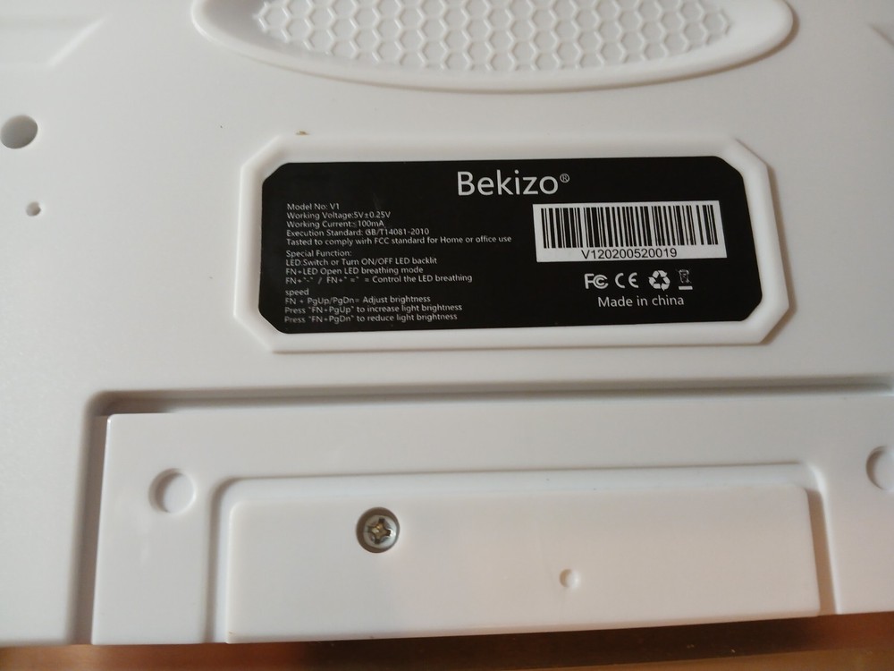 Bekizo KeyBoard.With Extra Pink Keys.NOT TESTED