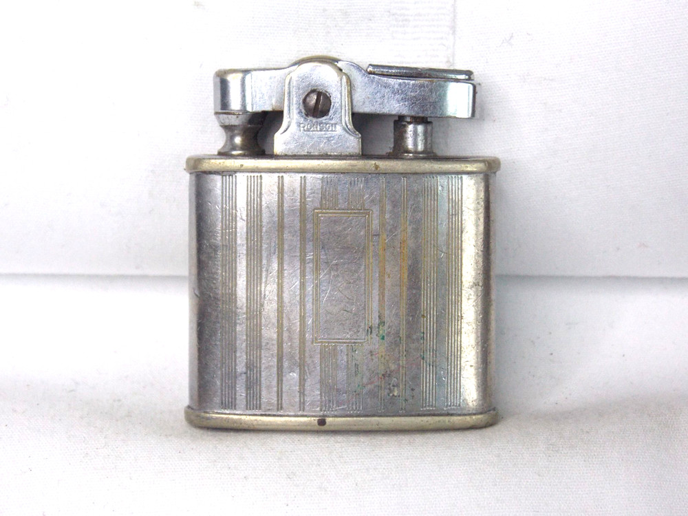 VINTAGE RONSON STANDARD LIGHTER  CHROME