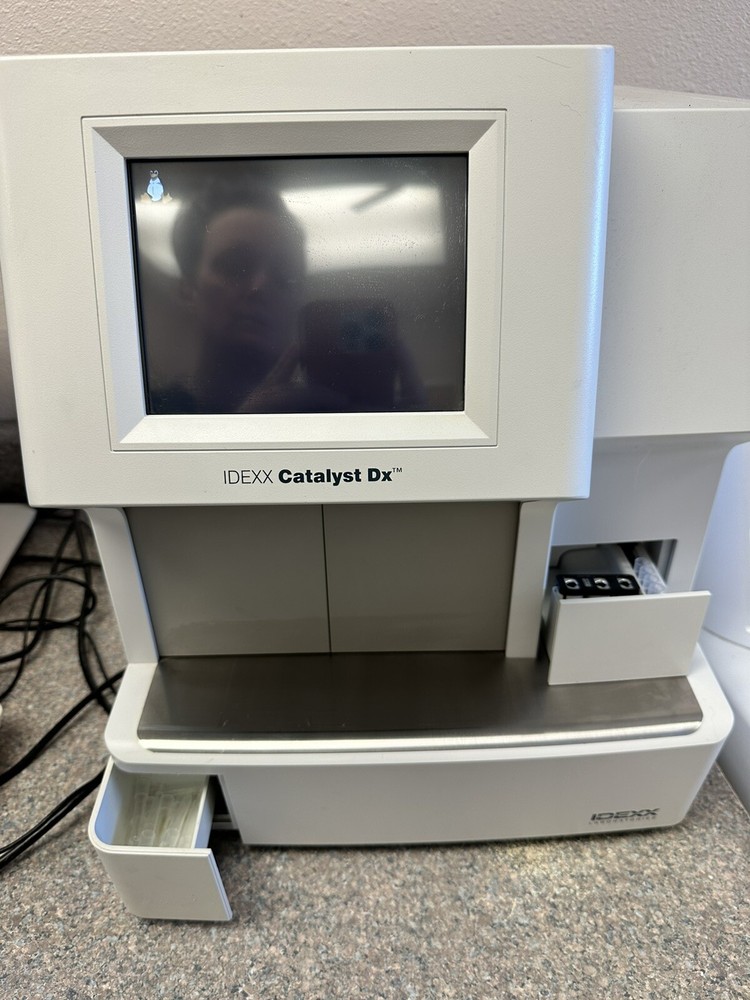 IDEXX Catalyst DX Vet Blood Analyzer