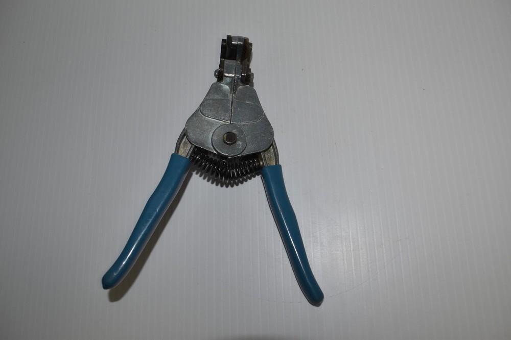 IDEAL IND INC STRIPMATER WIRE STRIPPING TOOL (LAT79)