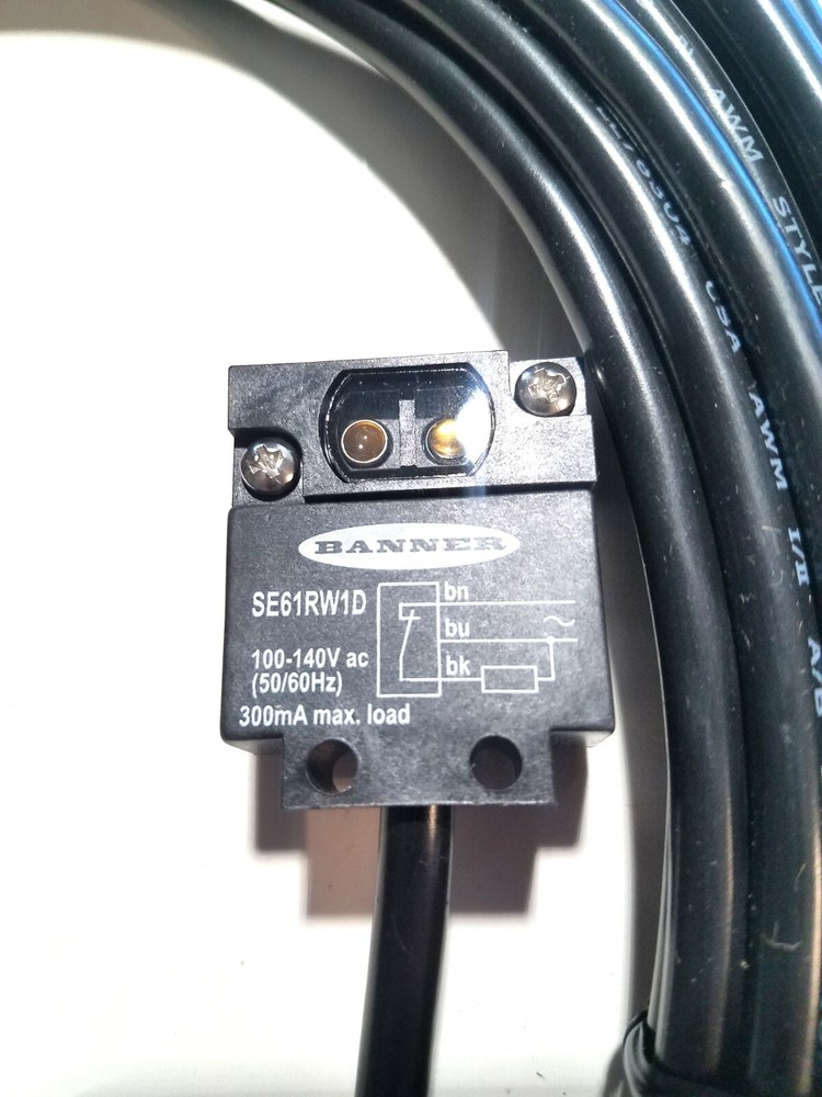 BANNER ENGINEERING ECONO-BEAM SE61RW1D W/30 Diffuse Mode Sensor SPST Solid-state