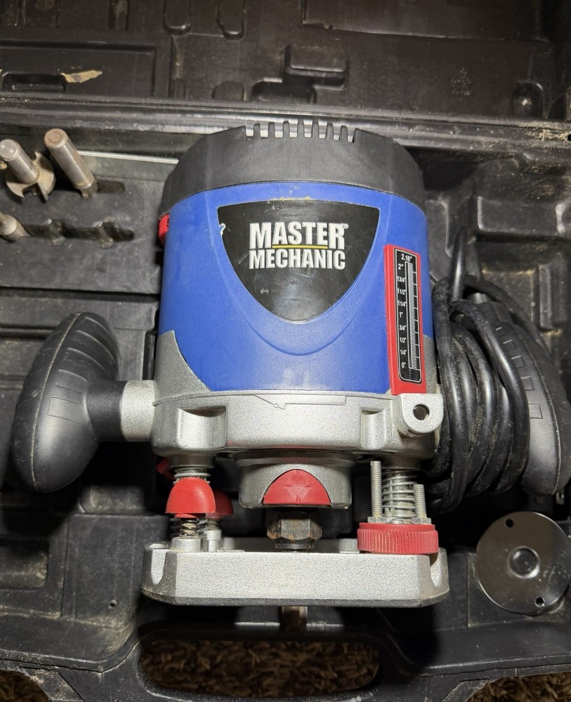 Master Mechanic 2 HP 9Amp Plunge Router with Variable Speed