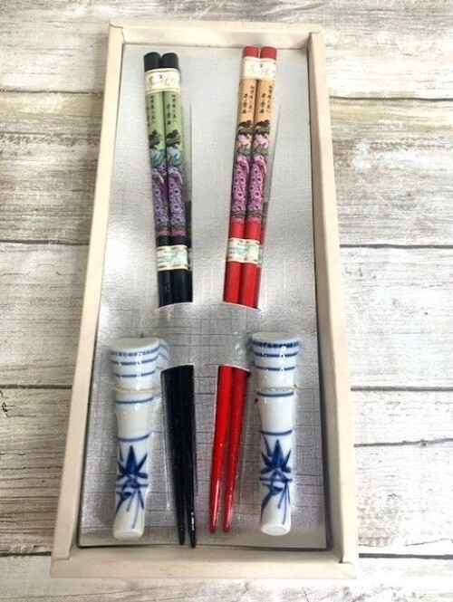 New Ukiyo-E Japanese Chopsticks & Holders Gift Set in Box