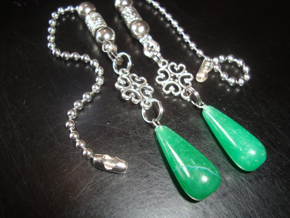 A Pair of Green Jade Stone Ceiling Fan Pull Chains Light/Lamp Pulls