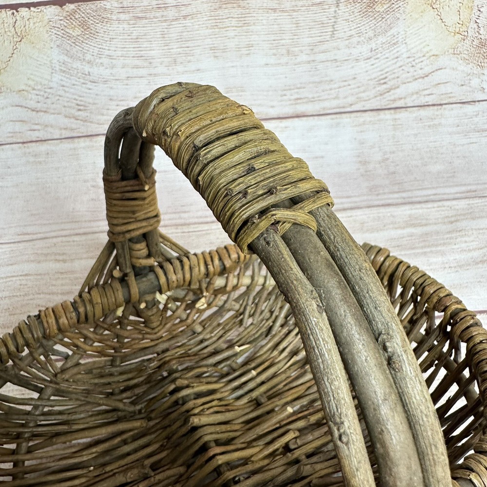 Vintage Retro Primitive Rustic Decorative Loop Handle Basket Cottage Core Nature