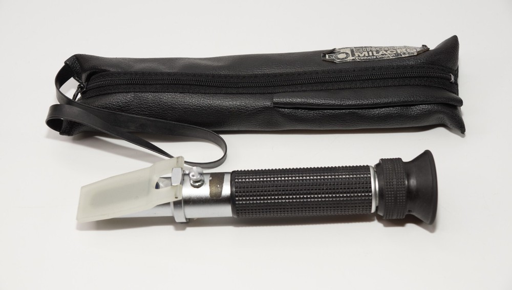Cincinnati Milacron Brix Hand Refractometer w/ Case