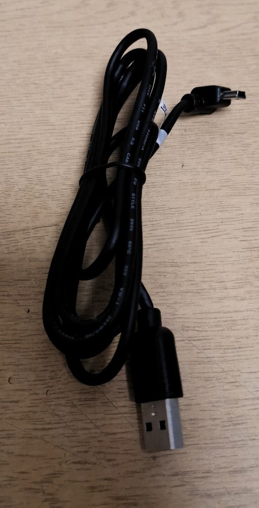 TomTom (4EF0.001.00) Carry & Charge Pack - Black *See Description*