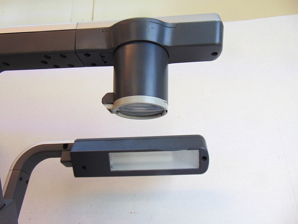 Elmo Visual Presenter Projector Model P100 - With Remote-Works Good - S7089