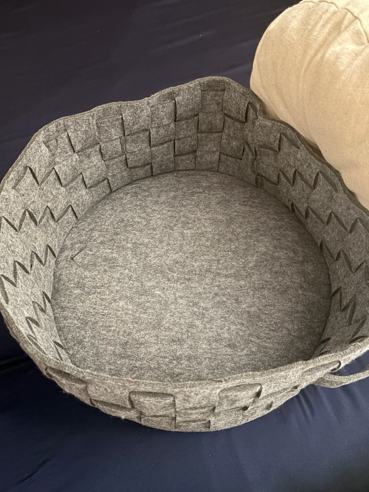 Thaynards Cat Or Small Dog Bed