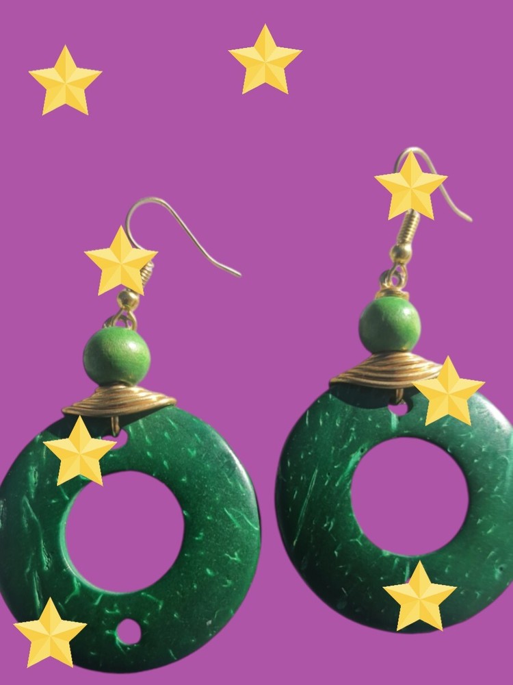 Lady Earrings Green Bone Round Design