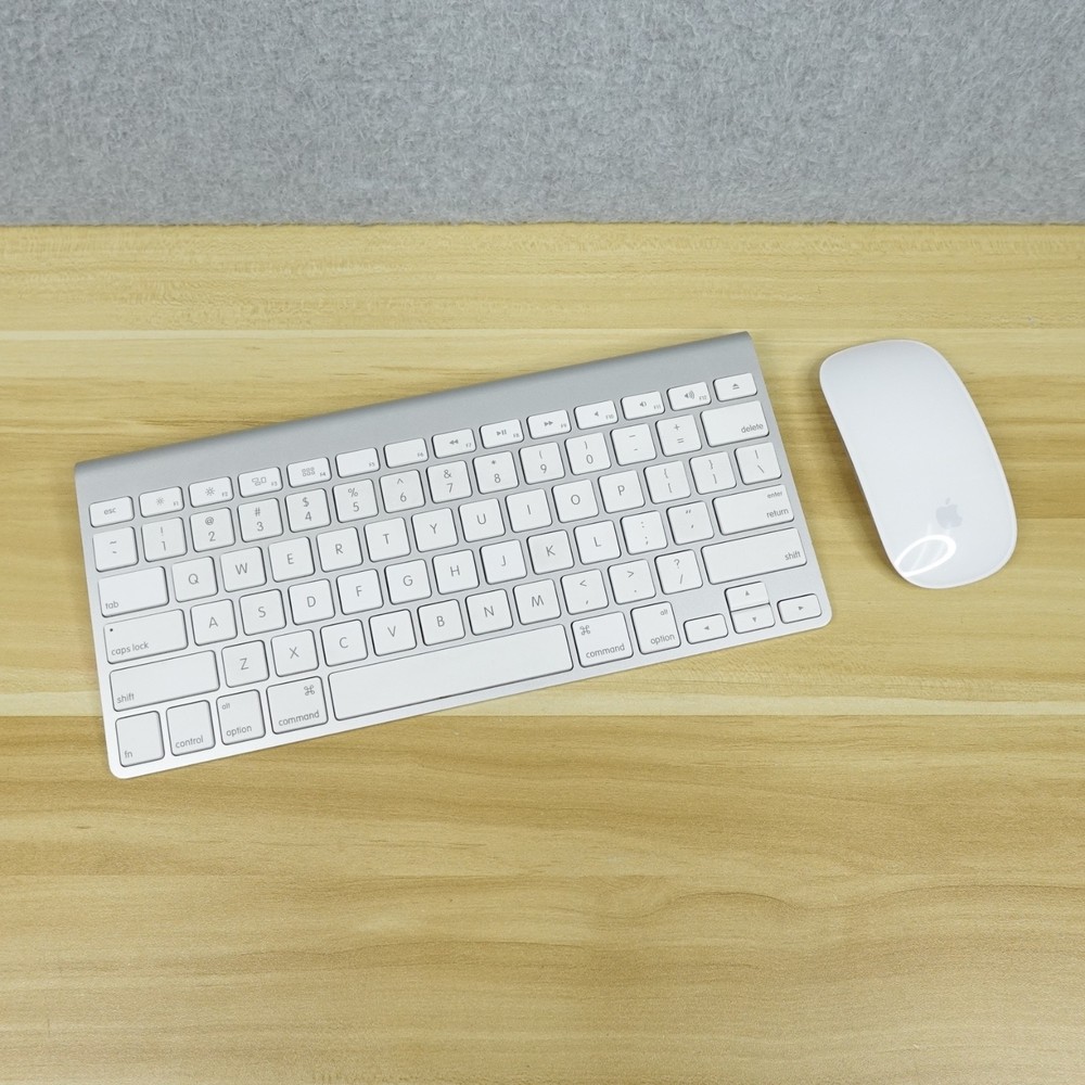 Apple A1314 & A1296 Wireless Keyboard and Mouse Combo White Silver TESTED