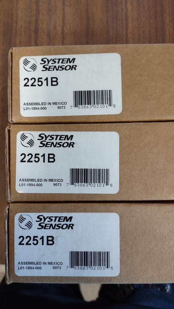 NEW SYSTEM SENSOR 2251B PHOTOELECTRONIC SMOKE DETECTOR White