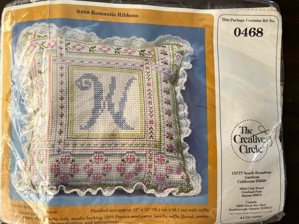 Creative Circle Romantic Ribbons Pillow Kit (Model 0468) 15x15