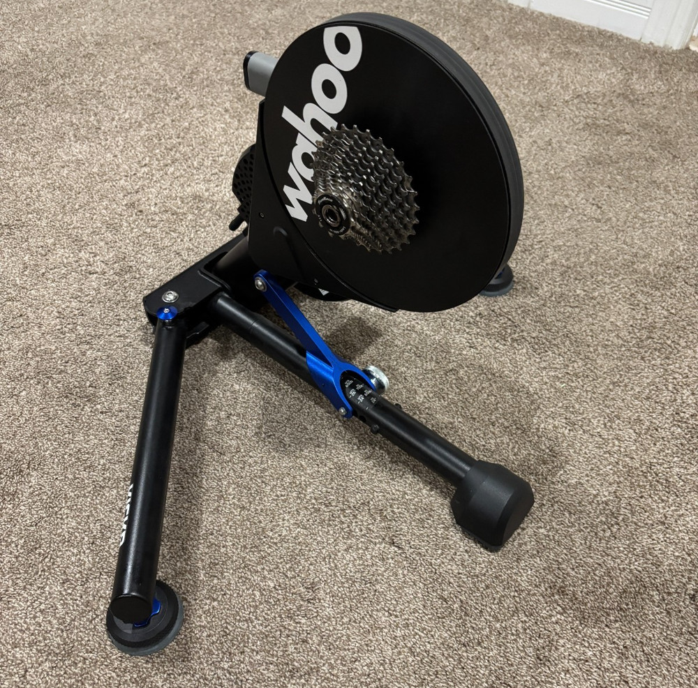 Wahoo KICKR Smart Trainer Version 5 V5 Includes Cassette and accessories