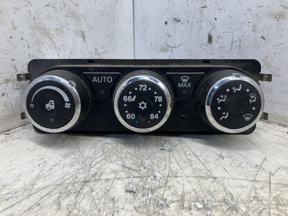 2013-2017 Peterbilt 579 Heater A/C Temperature Controls - Used