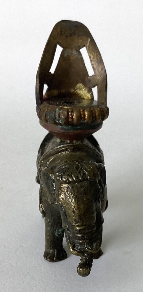 ANTIQUE BRONZE ELEPHANT WITH A HOWDAH !