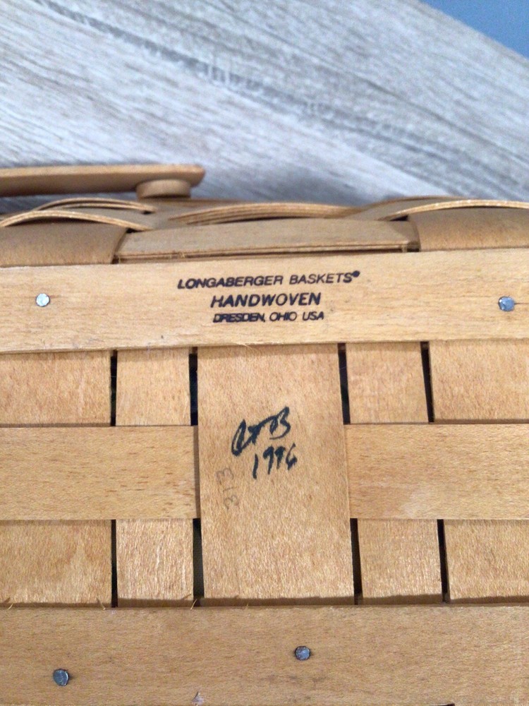 Longaberger Two Handled Fruit Vegetable Bread Basket 1996