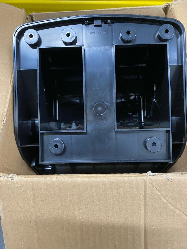San Jamar Integra Roll Tower Dispenser Black