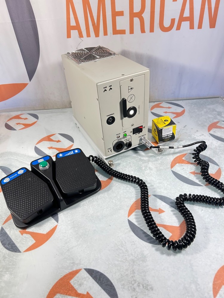 Clarity Retcam Shuttle Light Source and Footswitch