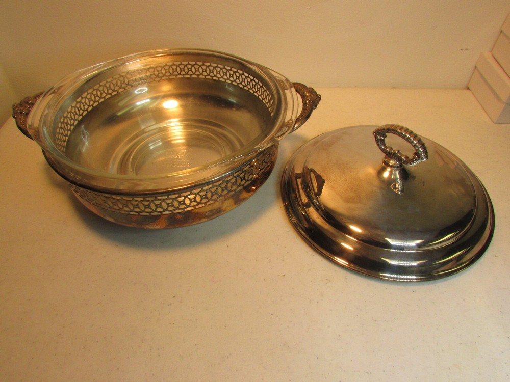 Vintage Sheffield silverplate pedestal 2 QT serving dish w/Pyrex insert