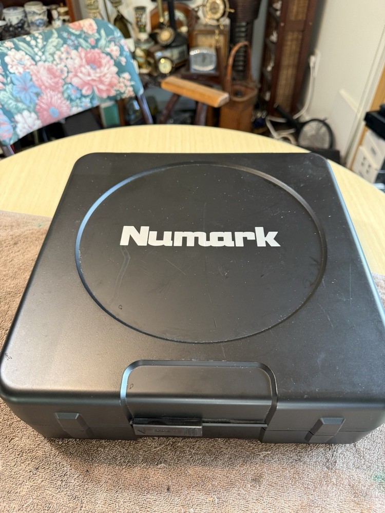 Numark PT-01USB Portable USB DJ Turntable Vinyl Archiver Record Player