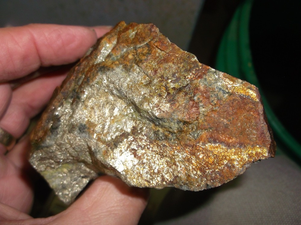 Gold, silver, copper, 487 grams samples ,ore high grade .