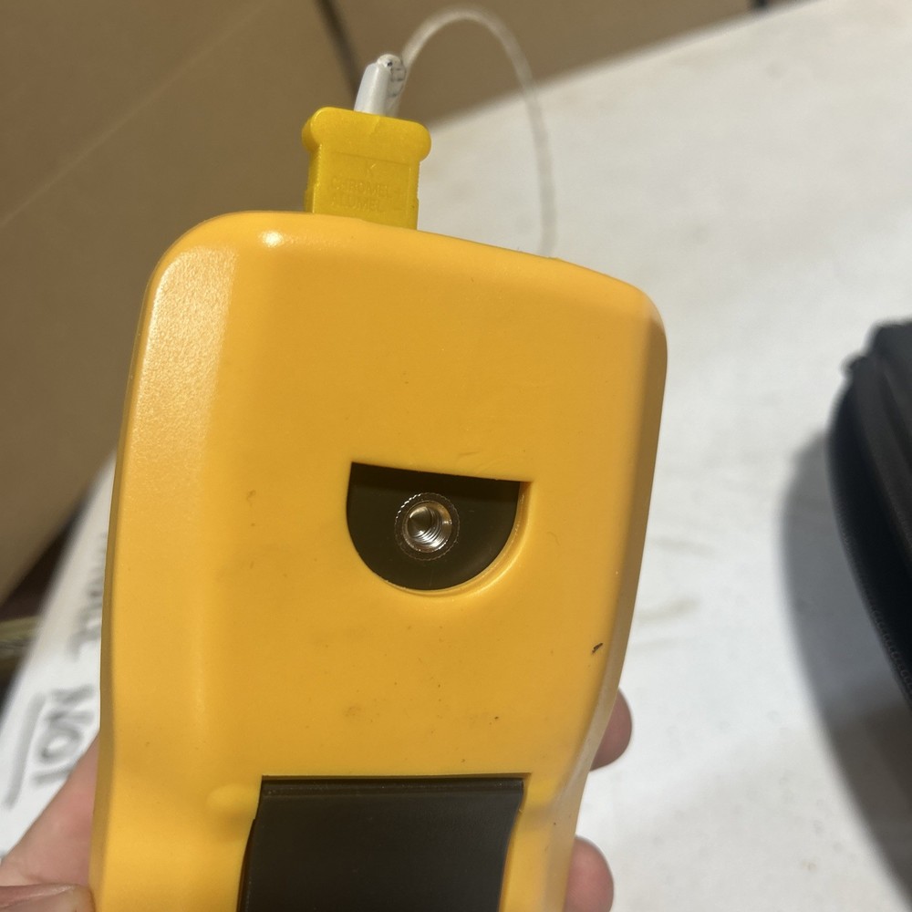 CEN-TECH 92242 digital thermometer with K type probe