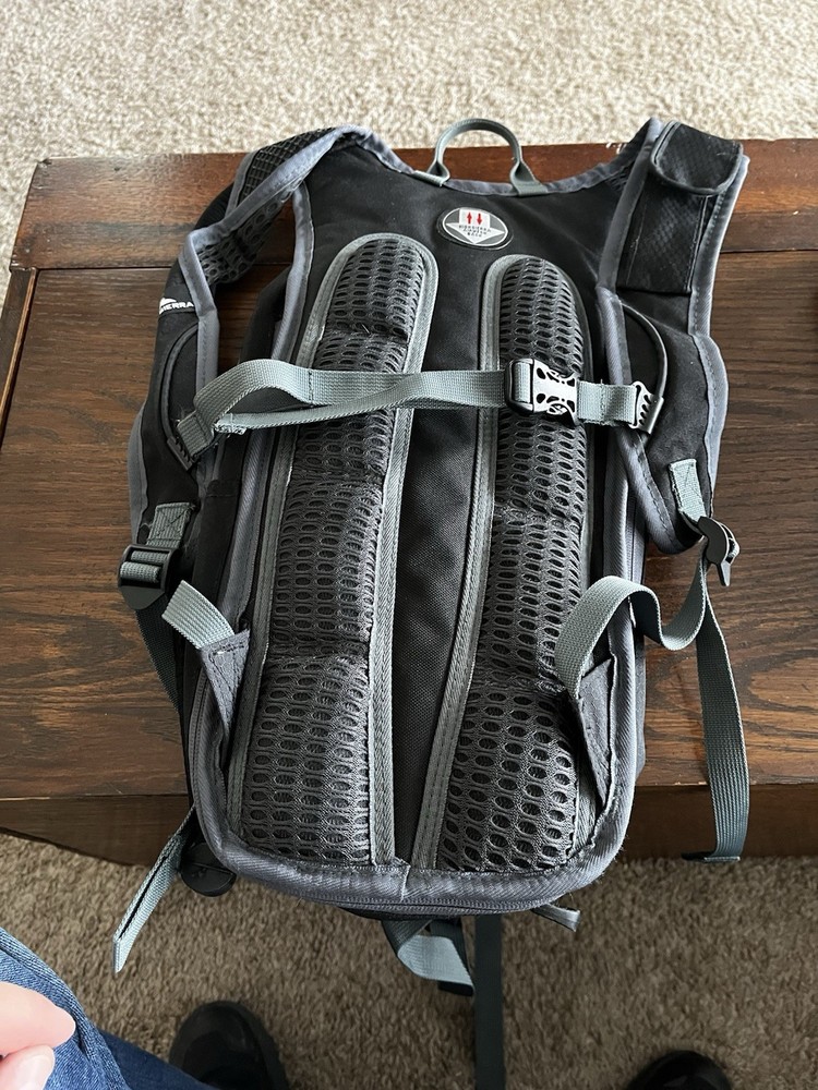 High Sierra Hydration Backpack W/ Bladder