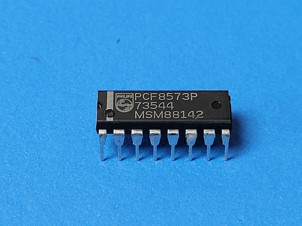 (1 PC) PCF8573P PHILIPS Timer or RTC, Volatile, CMOS, PDIP16
