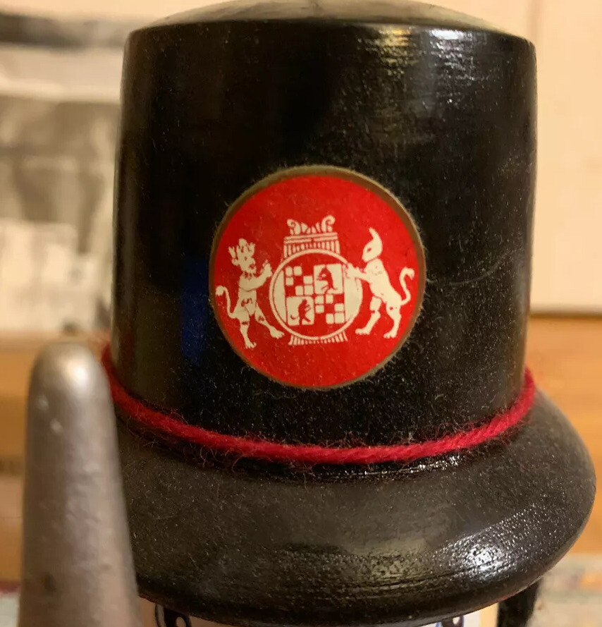 *NEW IN BOX* 14.5" British Royal Guard Nutcracker