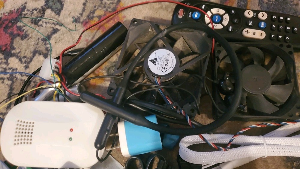 Misc Electronics Lot 2 (UNTESTED)