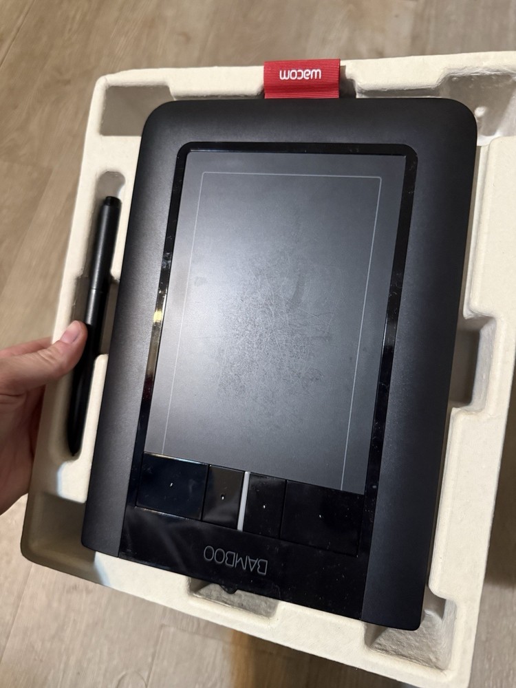 Wacom Bamboo Touch Tablet CTH-460 USB Graphic Design Drawing